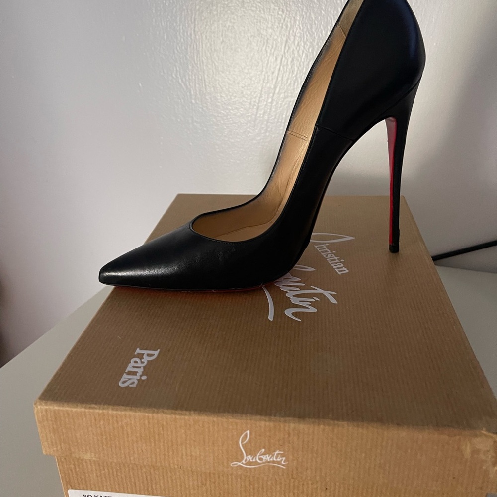 Christian Louboutin So Kate Black Heels - Picture 5 of 12
